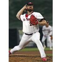 Sioux City Explorers relief pitcher Matt Pobereyko