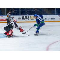 Vancouver Giants' Brett Mirwald versus Swift Current Broncos' Mathew Ward