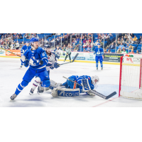 Wichita Thunder defend against the Tulsa Oilers