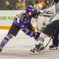 Derek Osik of the Knoxville Ice Bears in the faceoff circle